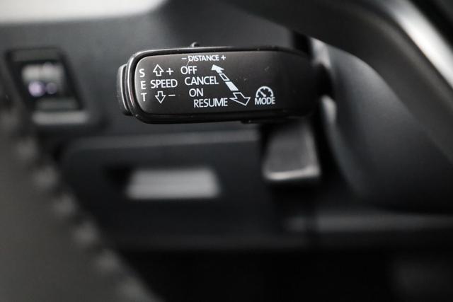 Skoda Fabia Selection 1.0 TSI DSG 130 Jahre, LED, Kamera, ACC, Side, Ladeboden, Winter 