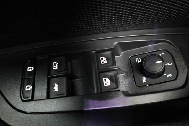 Skoda Kodiaq 2.0 TDI 142kW 4x4 Selection DSG Selection, 7-Sitzer, AHK, Navi, Side, el. Klappe, AreaView, ParkAssist 