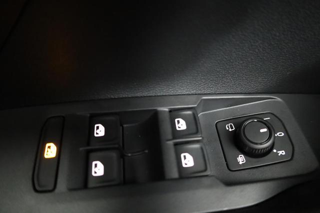 Volkswagen T-Cross 1.0 TSI 85 kW Life DSG Life, IQ.Light, AHK, ACC, Kamera, 17-Zoll, Winterpaket 