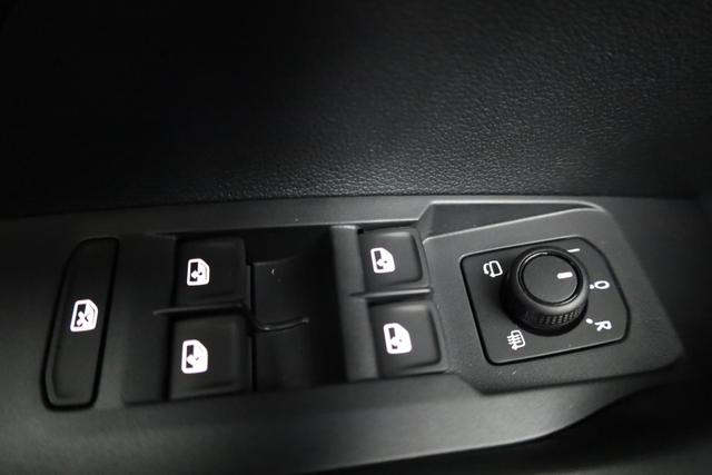 Volkswagen T-Cross 1.0 TSI 85 kW Life DSG Life, IQ.Light, AHK, ACC, Kamera, 17-Zoll, Winterpaket 