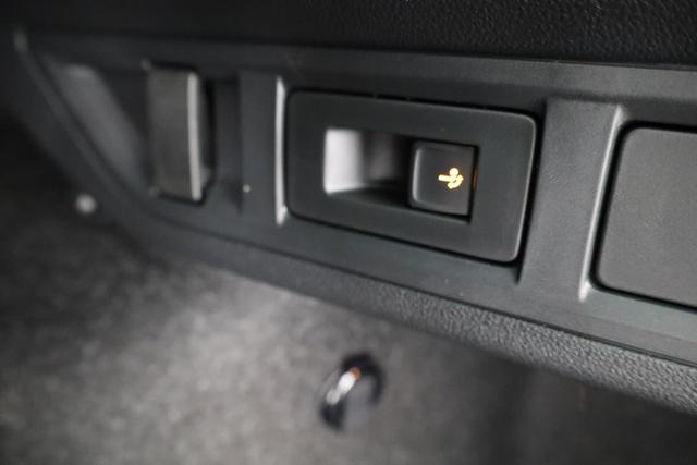 Skoda Octavia Combi 2.0 TDI 110 kW Selection DSG Selection, Navi, AHK, el. Klappe, 5-J Garantie 