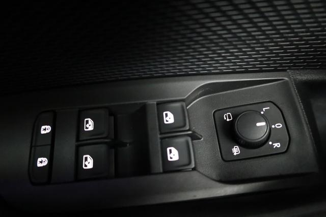 Skoda Octavia Combi 2.0 TDI 110 kW Selection DSG Selection, Navi, Pano, AHK, Teilleder, 5-J Garantie 