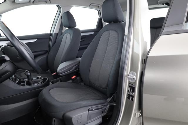 BMW 2er Active Tourer 218 i Advantage 218i Advantage, Sitzheizung, Tempomat, 1. Hand 