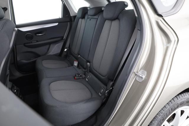 BMW 2er Active Tourer 218 i Advantage 218i Advantage, Sitzheizung, Tempomat, 1. Hand 