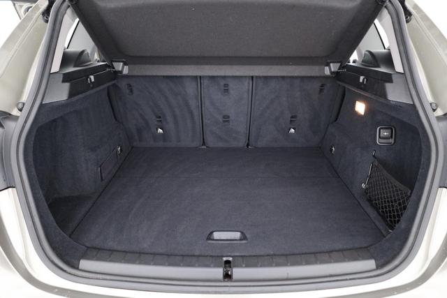 BMW 2er Active Tourer 218 i Advantage 218i Advantage, Sitzheizung, Tempomat, 1. Hand 