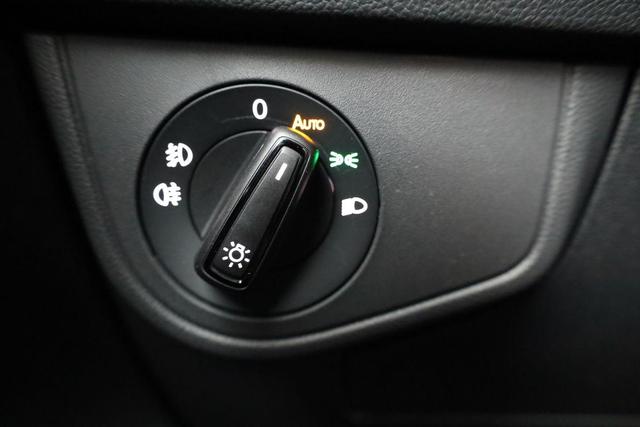 Volkswagen Taigo R-Line 1.5 TSI DSG R-Line, AHK, Matrix, Kamera, ACC, Winter, 4 J.-Garantie 