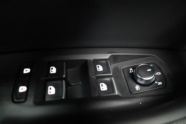 Volkswagen Touareg 3.0 TDI 210 kW 4Motion R-Line V6 Black, AHK, HuD, Luft, Standheizung 