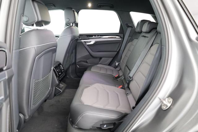 Volkswagen Touareg 3.0 TDI 210 kW 4Motion R-Line V6 Black, AHK, HuD, Luft, Standheizung 
