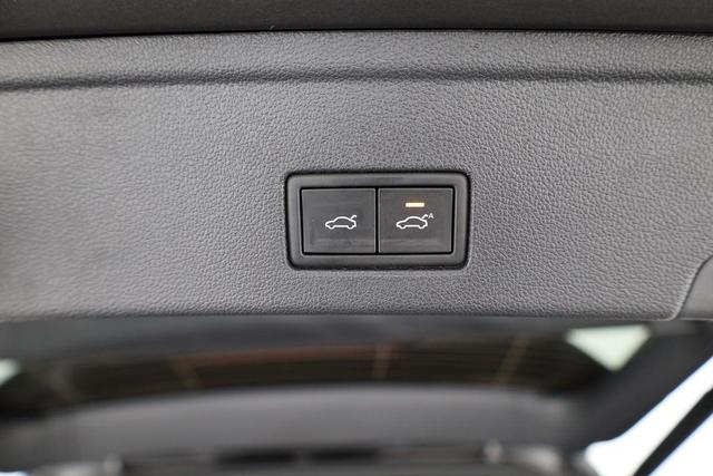 Volkswagen Touareg 3.0 TDI 210 kW 4Motion R-Line V6 Black, AHK, HuD, Luft, Standheizung 