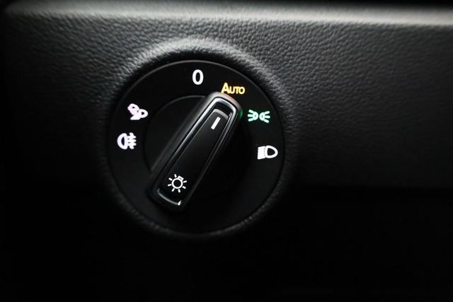 Volkswagen T-Roc Style 1.5 TSI DSG Black Style, AHK, IQ.Light, 19-Zoll, easyOpen, Navi 