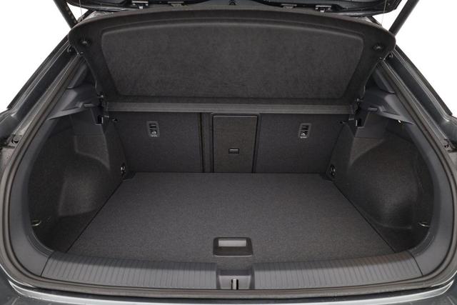 Volkswagen T-Roc Style 1.5 TSI DSG Black Style, AHK, IQ.Light, 19-Zoll, easyOpen, Navi 