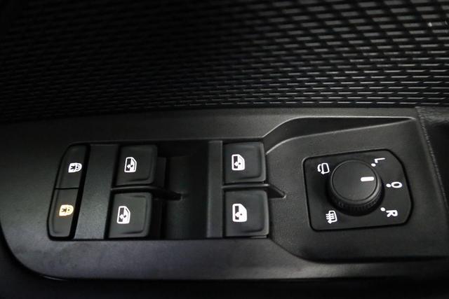 Skoda Octavia Combi 2.0 TDI 110 kW Selection DSG Selection, Navi, Pano, AHK, Teilleder, 5-J Garantie 