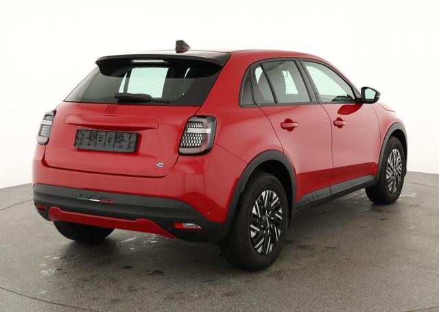Fiat 600e 115 kW Red 115kWh, LED, APP-Connenct, 1-Hand 