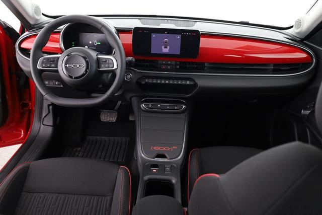 Fiat 600e 115 kW Red 115kWh, LED, APP-Connenct, 1-Hand 