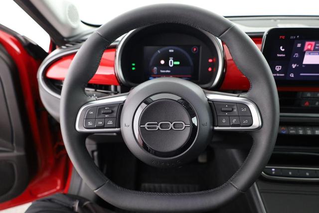 Fiat 600e 115 kW Red 115kWh, LED, APP-Connenct, 1-Hand 