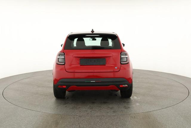 Fiat 600e 115 kW Red 115kWh, LED, APP-Connenct, 1-Hand 