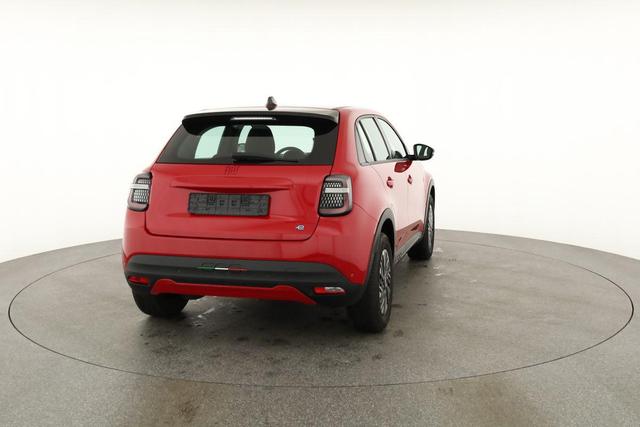 Fiat 600e 115 kW Red 115kWh, LED, APP-Connenct, 1-Hand 