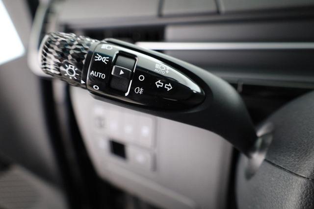 Hyundai Staria Style Premium Tour 2.2 CRDi AWD AT Premium, 9-Sitzer, Pano, Navi, AreaView, Side, Winter 