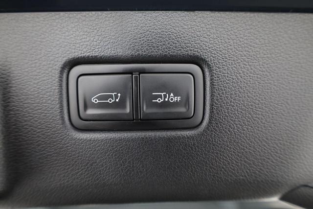 Hyundai Staria Style Premium Tour 2.2 CRDi AWD AT Premium, 9-Sitzer, Pano, Navi, AreaView, Side, Winter 