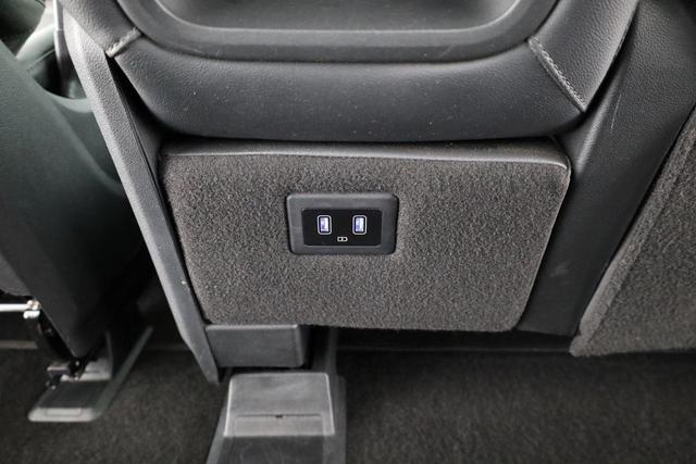 Hyundai Staria Style Premium Tour 2.2 CRDi AWD AT Premium, 9-Sitzer, Pano, Navi, AreaView, Side, Winter 