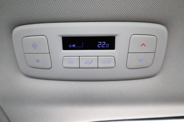 Hyundai Staria Style Premium Tour 2.2 CRDi AWD AT Premium, 9-Sitzer, Pano, Navi, AreaView, Side, Winter 