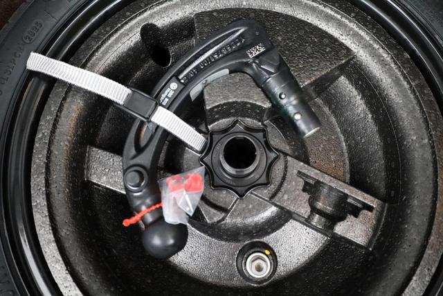 Volkswagen T-Cross 1.0 TSI 85 kW Life DSG Life, AHK, IQ.Light, Kamera, ACC, Side, Winter, 17-Zoll 