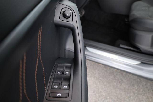 Cupra Ateca Basis 1.5 TSI DSG, AHK, el. Klappe, Navi, Kamera 
