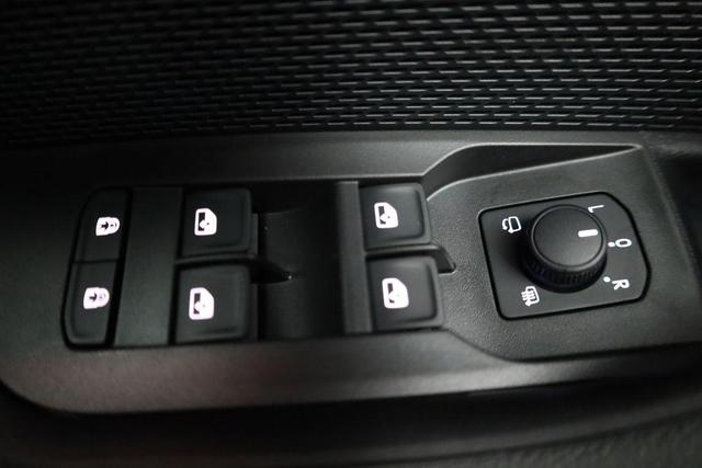 Skoda Octavia Combi RS 2.0 TSI DSG, Sonderlackierung, AHK, Pano,19 Zoll, Canton, el. Klappe, Navi, Matrix, sofort 