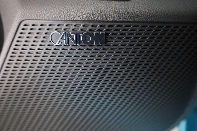 Skoda Octavia Combi RS 2.0 TSI DSG, Sonderlackierung, AHK, Pano,19 Zoll, Canton, el. Klappe, Navi, Matrix, sofort 