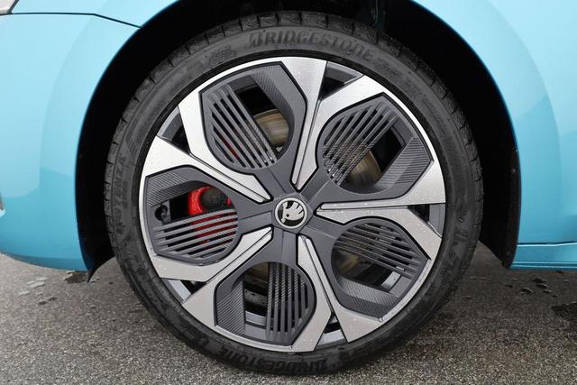 Skoda Octavia Combi RS 2.0 TSI DSG, Sonderlackierung, AHK, Pano,19 Zoll, Canton, el. Klappe, Navi, Matrix, sofort 