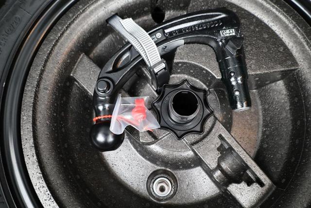 Volkswagen T-Cross 1.0 TSI 85 kW Life DSG Life, AHK, IQ.Light, Kamera, ACC, Side, Winter, 17-Zoll 