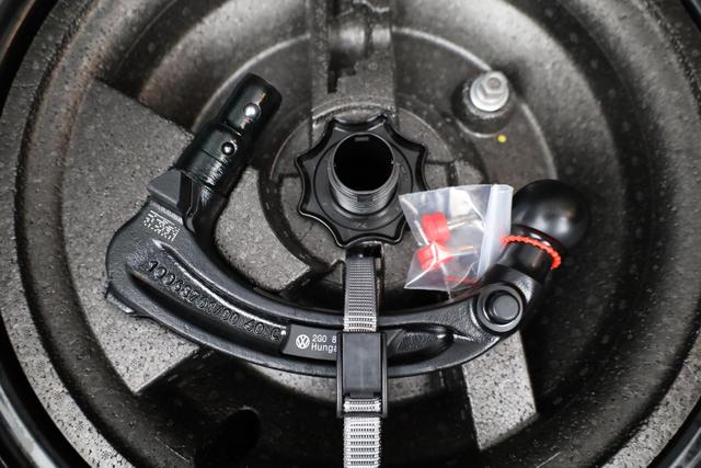 Volkswagen T-Cross 1.0 TSI 85 kW Life Life, AHK, IQ.Light, Kamera, ACC, Side. Winter, 17-Zoll 