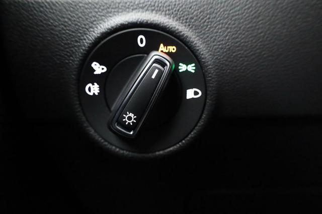 Volkswagen T-Roc Style 1.5 TSI DSG Black Style, AHK, IQ.Light, 19-Zoll, easyOpen, Navi 