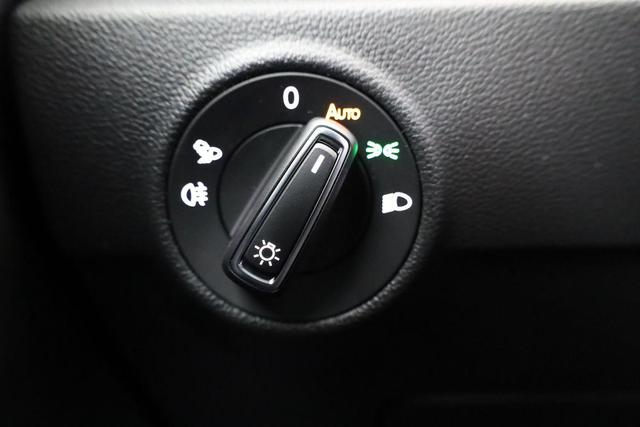 Volkswagen T-Roc Style 1.5 TSI DSG Black Style, AHK, IQ.Light, 19-Zoll, easyOpen, Navi 