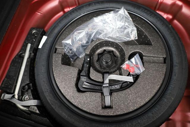 Volkswagen T-Roc Style 1.5 TSI DSG Black Style, AHK, IQ.Light, 19-Zoll, easyOpen, Navi 