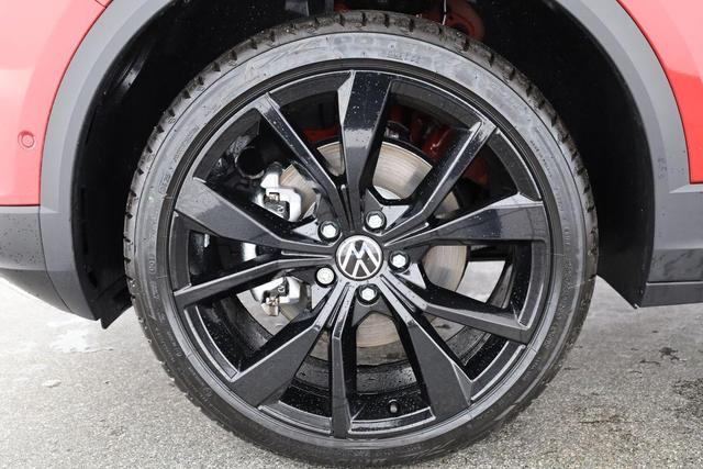 Volkswagen T-Roc Style 1.5 TSI DSG Black Style, AHK, IQ.Light, 19-Zoll, easyOpen, Navi 