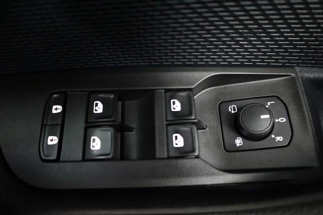 Skoda Octavia Combi 2.0 TDI 110 kW Selection DSG Selection, Navi, Pano, AHK, Teilleder, 5-J Garantie 