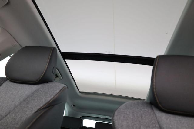 Skoda Octavia Combi 2.0 TDI 110 kW Selection DSG Selection, Navi, Pano, AHK, Teilleder, 5-J Garantie 