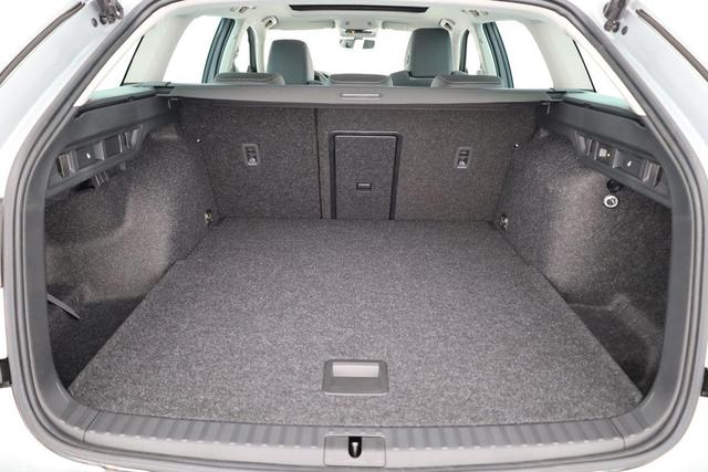 Skoda Octavia Combi 2.0 TDI 110 kW Selection DSG Selection, Navi, Pano, AHK, Teilleder, 5-J Garantie 