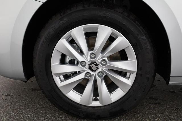 Skoda Octavia Combi 2.0 TDI 110 kW Selection DSG Selection, Navi, Pano, AHK, Teilleder, 5-J Garantie 