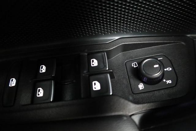 Volkswagen Tiguan 2.0 TDI 142 kW 4Motion R-Line DSG 4M Black, Leder, Pano, 20-Zoll, IQ.Light, Harman, HuD 