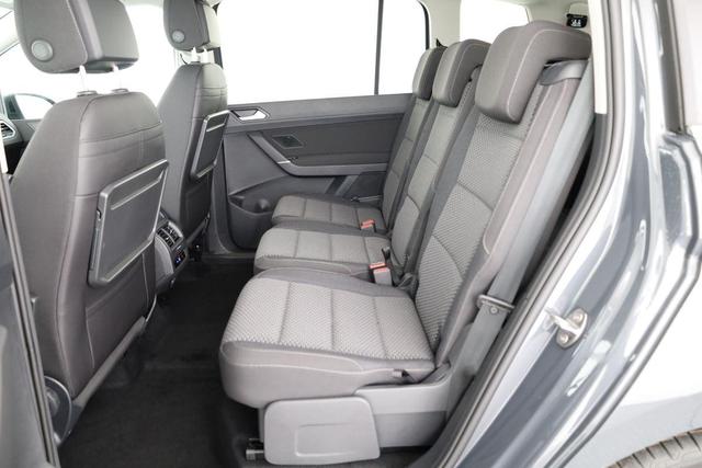 Volkswagen Touran Comfortline BMT/Start-Stopp 1.5 TSI DSG Comfortline, 7-Sitzer, AHK, Navi, Kamera, Side, Winter, 4-J. Garantie 