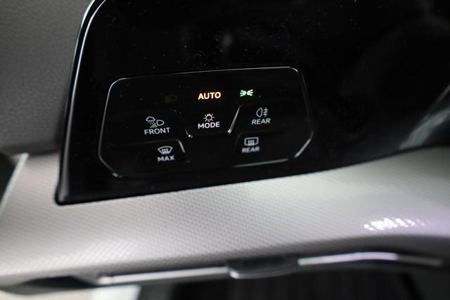 Volkswagen Golf 1.5 TSI eHybrid 150 kW Edition 50 VIII Style, AHK, Navi, Kamera, Side, LED-Plus 