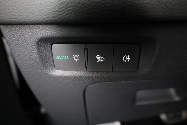 Skoda Octavia Combi RS 2.0 TSI DSG, Sonderlackierung, AHK, 19 Zoll, Canton, el. Klappe, Navi, Matrix, sofort 