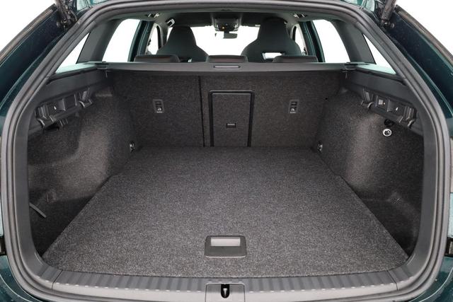 Skoda Octavia Combi RS 2.0 TSI DSG, Sonderlackierung, AHK, 19 Zoll, Canton, el. Klappe, Navi, Matrix, sofort 