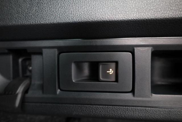 Skoda Octavia Combi RS 2.0 TSI DSG, Sonderlackierung, AHK, 19 Zoll, Canton, el. Klappe, Navi, Matrix, sofort 