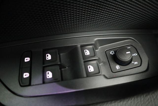 Skoda Kodiaq 2.0 TDI 142kW 4x4 Selection DSG Selection, AHK, Navi, Side, el. Klappe, AreaView, ParkAssist 