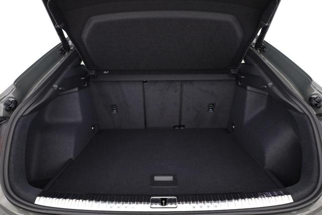 Audi Q3 Sportback 45 TFSI quattro S line qu S-LINE, AHK, 19-Zoll, Optik schwarz, Navi, Kamera, el. Klappe 