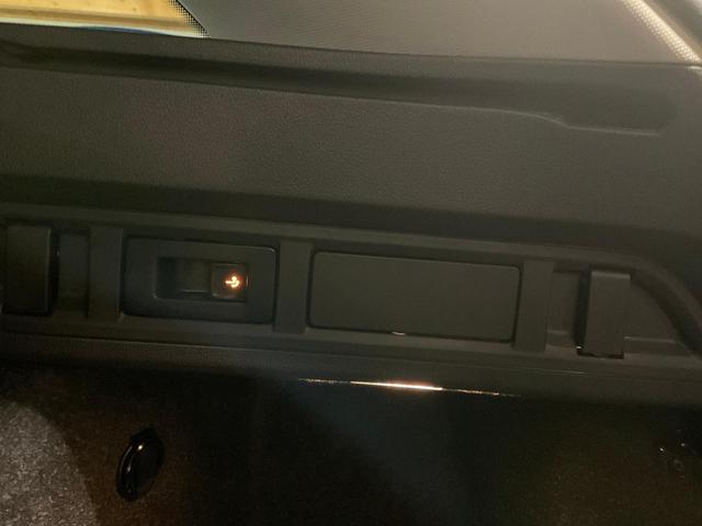 Skoda Octavia Combi 1.5 TSI mHEV 110 kW Selection DSG Selection, AHK, Side, el. Klappe, Kamera, Winter 