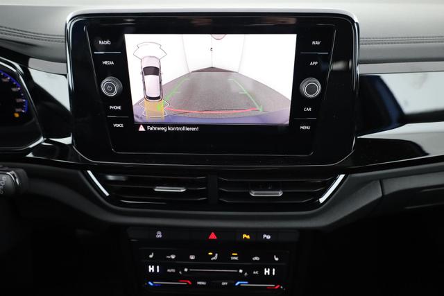 Volkswagen T-Roc Style 1.5 TSI DSG Black Style, AHK, IQ.Light, 19-Zoll, easyOpen, Navi 